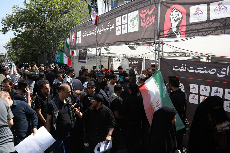 خدمات‌رسانی موکب شهدای نفت در دومین روز وداع با امام شهید