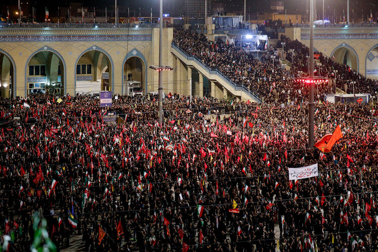 آیین اقامه نماز بر پیکر رهبر شهید ایران