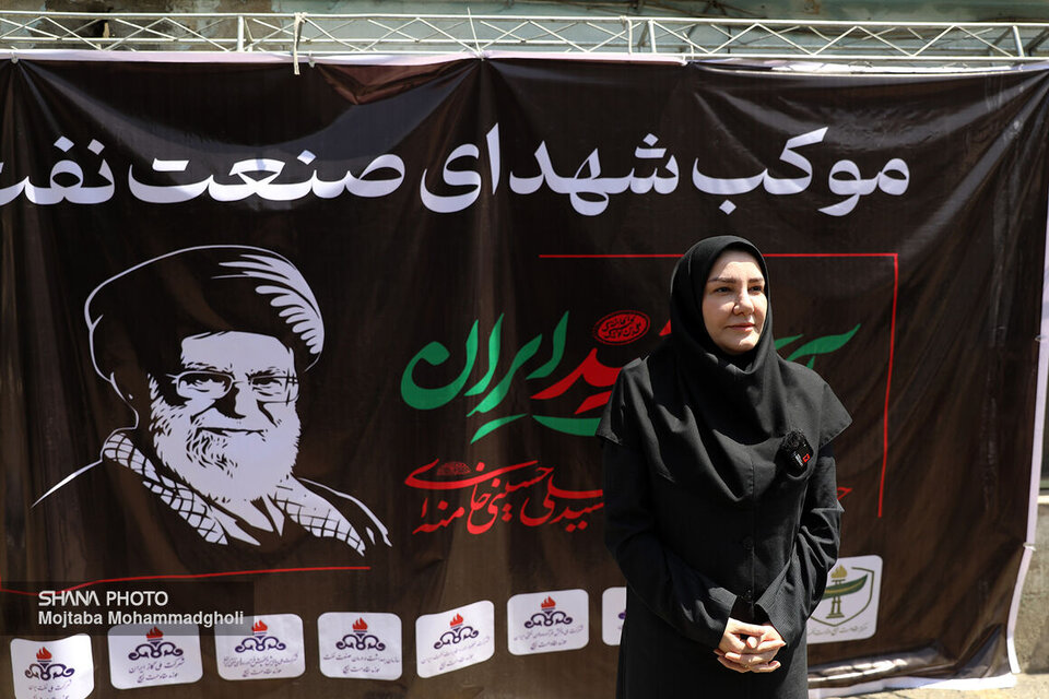 صنعت نفت با پیروی از رهبر شهید مسیر خودکفایی را ادامه می‌دهد