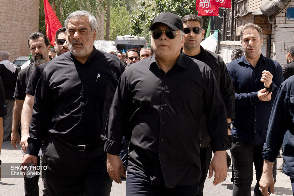 لنز خبر _ حضور وزیر نفت در مراسم تشییع آقای شهید ایران (بخش اول)