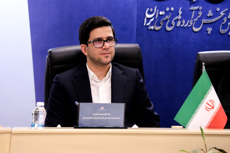 محمدصادق عظیمی فر، معاون وزیر و مدیرعامل شرکت ملی پالایش و پخش فرآورده‌های نفتی ایران