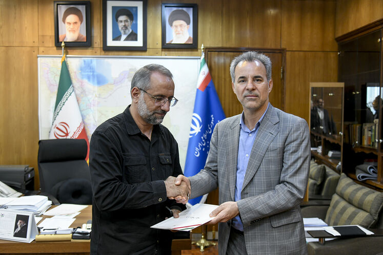 جلال میرزایی، مدیرکل دفتر وزارتی و مشاور وزیر نفت، و سید عباس بهشتی، فرمانده پیشین مرکز مقاومت بسیج وزارت نفت