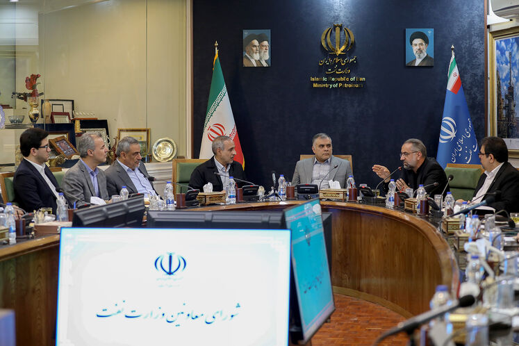 نشست شورای معاونان وزارت نفت
