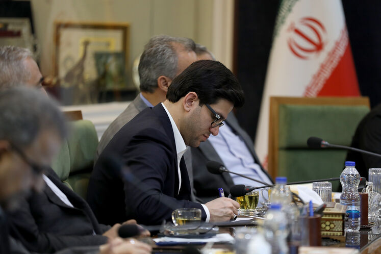 محمدصادق عظیمی‌فر، معاون وزیر نفت و مدیرعامل شرکت ملی پالایش و پخش فرآورده‌های نفتی ایران