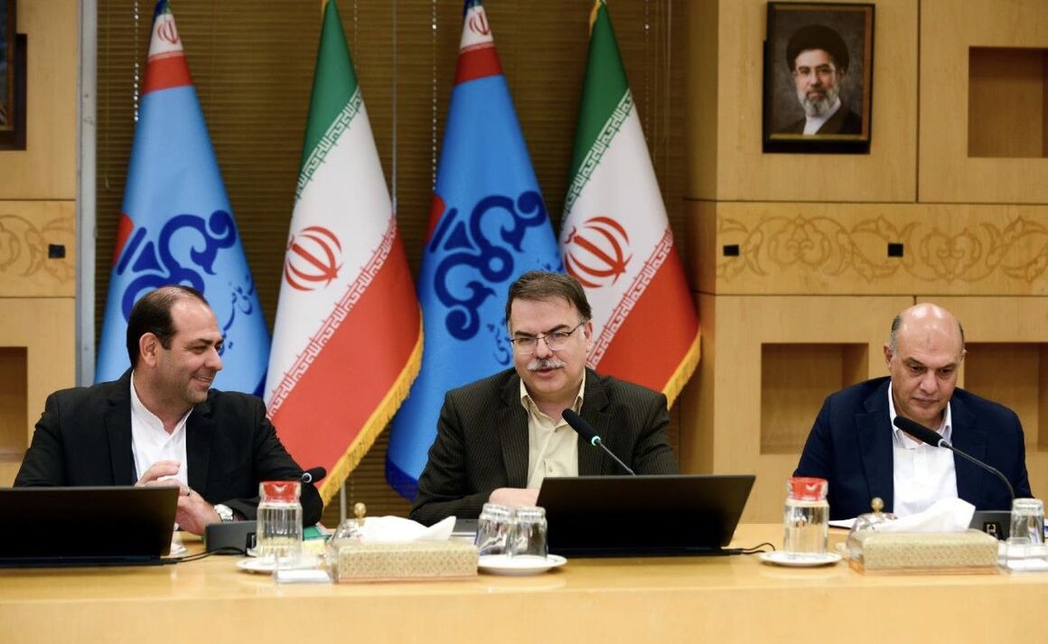 ضرورت اصلاح الگوی ساختاری در شرکت ملی صنایع پتروشیمی ضرورت اصلاح الگوی ساختاری در شرکت ملی صنایع پتروشیمی