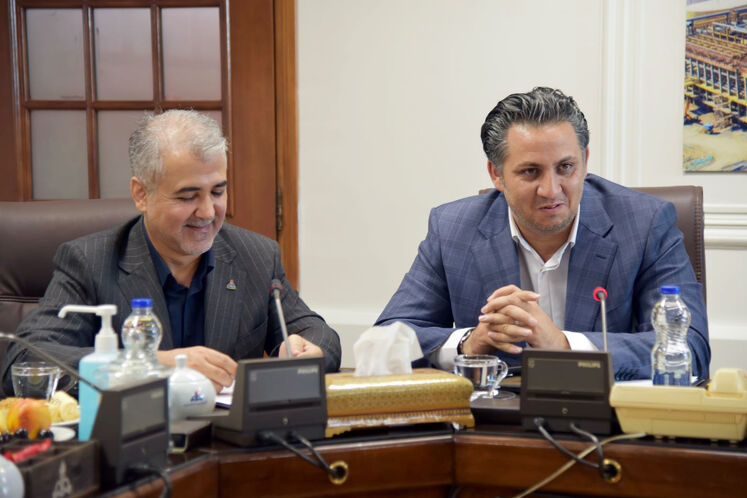 سامان قدوسی، مدیر کل روابط عمومی و سخنگوی وزارت نفت و سیدعلی حسینی، رئیس روابط عمومی شرکت ملی مهندسی و ساختمان نفت 