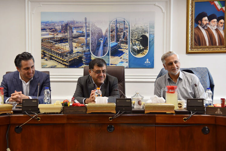 جلسه مشترک مدیرکل روابط عمومی وزارت نفت با رؤسای روابط عمومی چهار شرکت اصلی صنعت نفت