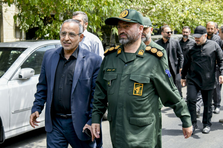 قاسم ممی‌خانی، فرمانده بسیج ادارات و کارمندان تهران بزرگ و داوود طارمی، سرپرست مرکز مقاوت بسیج وزارت نفت