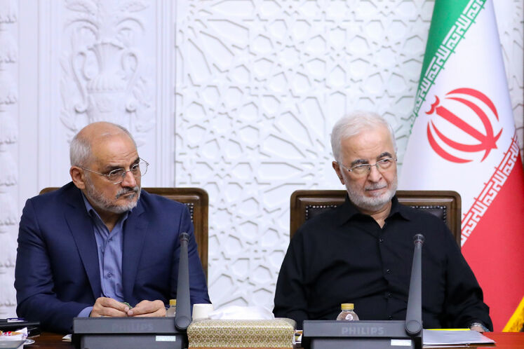 اسکندر مؤمنی، وزیر کشور و محسن حاجی میرزایی، رئیس دفتر رئیس‌جمهور
