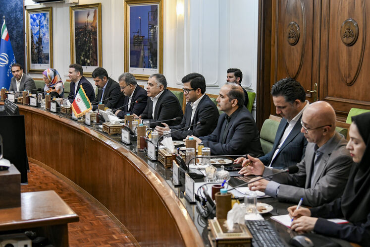 دیدار محسن پاک‌نژاد، وزیر نفت، با عظیم ابراهیم، وزیر حمل‌ونقل و دلیر جمعه، وزیر انرژی و منابع آب تاجیکستان