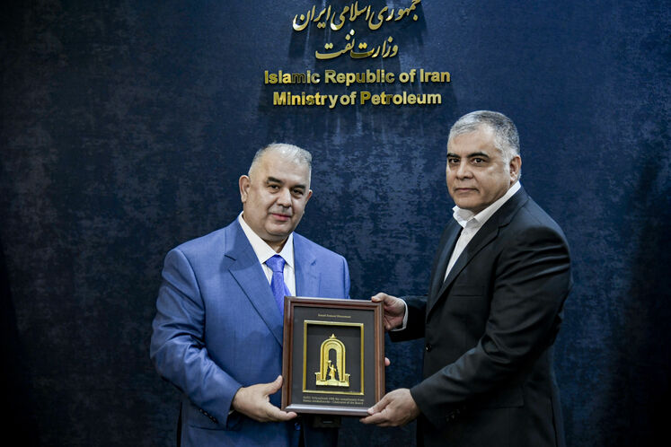 دیدار محسن پاک‌نژاد، وزیر نفت، با عظیم ابراهیم، وزیر حمل‌ونقل و دلیر جمعه، وزیر انرژی و منابع آب تاجیکستان
