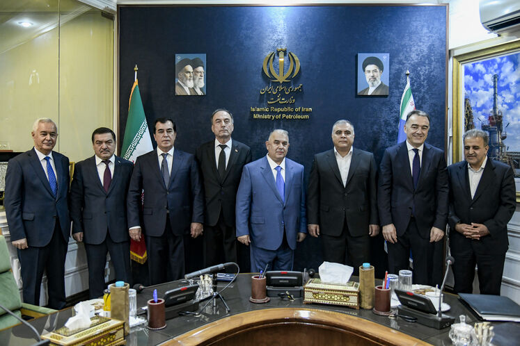 دیدار محسن پاک‌نژاد، وزیر نفت، با عظیم ابراهیم، وزیر حمل‌ونقل و دلیر جمعه، وزیر انرژی و منابع آب تاجیکستان