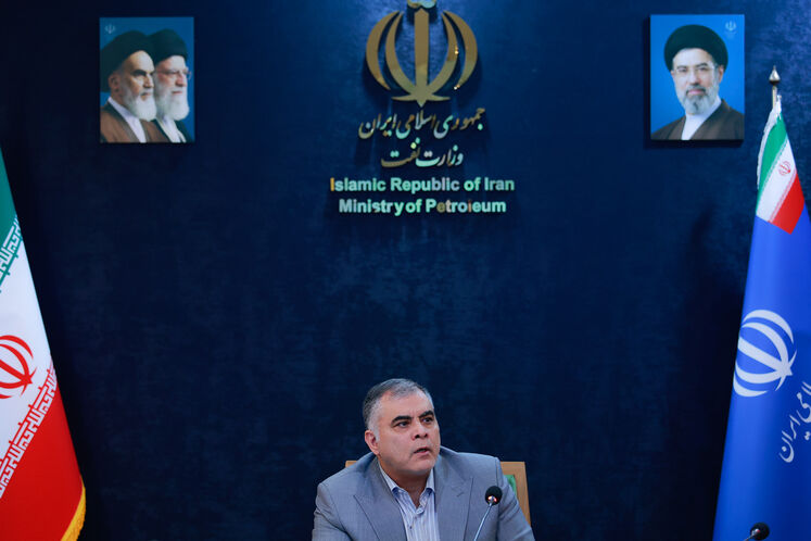 محسن پاک نژاد، وزیر نفت