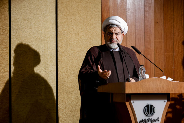  امیرحسین شاهانی، دبیر شورای عالی فرهنگی وزارت نفت