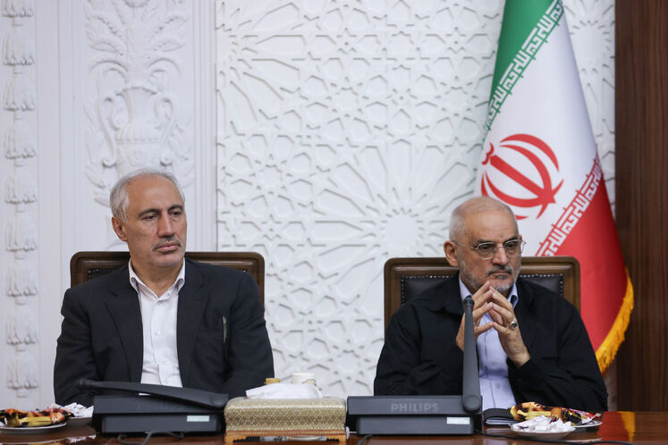 محسن حاجی میرزایی، رئیس دفتر رئیس‌جمهور و سید حمید پورمحمدی، معاون رئیس‌جمهور و رئیس سازمان برنامه و بودجه