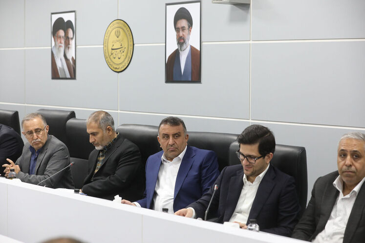 نشست کمیسیون انرژی مجلس با حضور وزرای نفت و نیرو