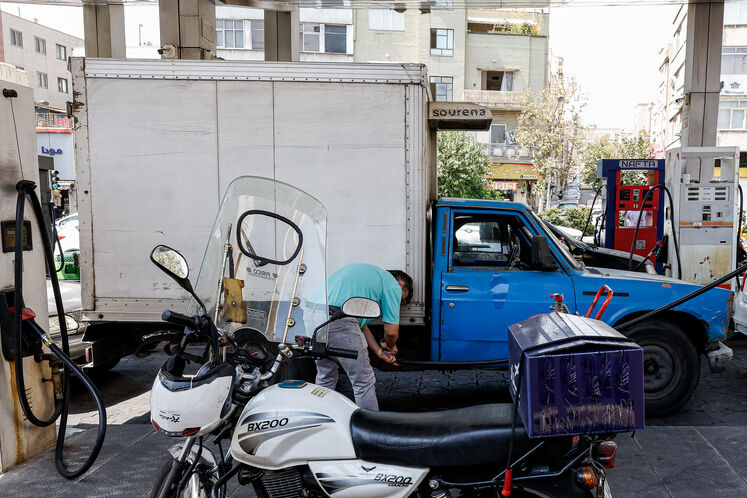 وضعیت عادی عرضه بنزین در جایگاه‌های سوخت کشور_ جایگاه پمپ بنزین زرتشت