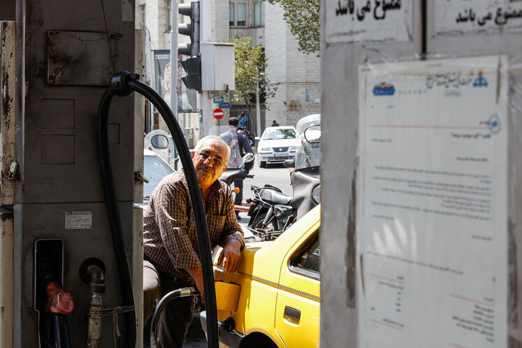 وضعیت عادی عرضه بنزین در جایگاه‌های سوخت کشور_ جایگاه پمپ بنزین زرتشت