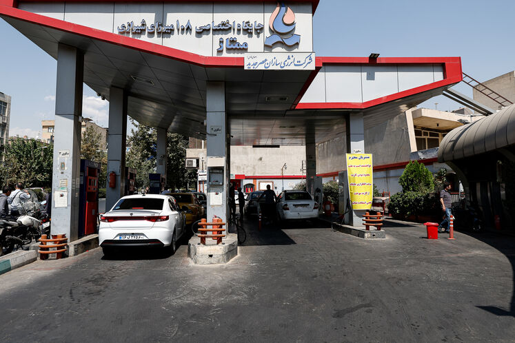 وضعیت عادی عرضه بنزین در جایگاه‌های سوخت کشور_ جایگاه پمپ بنزین میرزای شیرازی