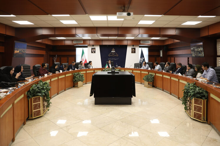 نشست مدیرعامل شرکت ملی پالایش و پخش فرآورده‌های نفتی ایران، با مدیران سکوهای اینترنتی فعال