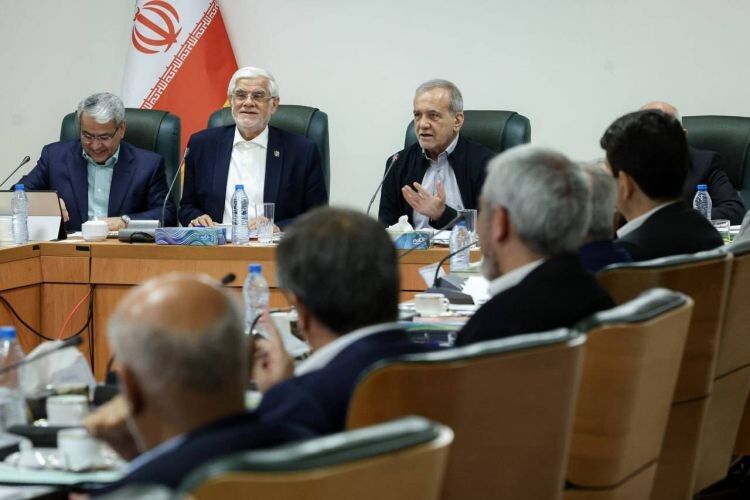 دولت در صرفه‌جویی و کاهش مصرف انرژی پیش‌قدم باشد