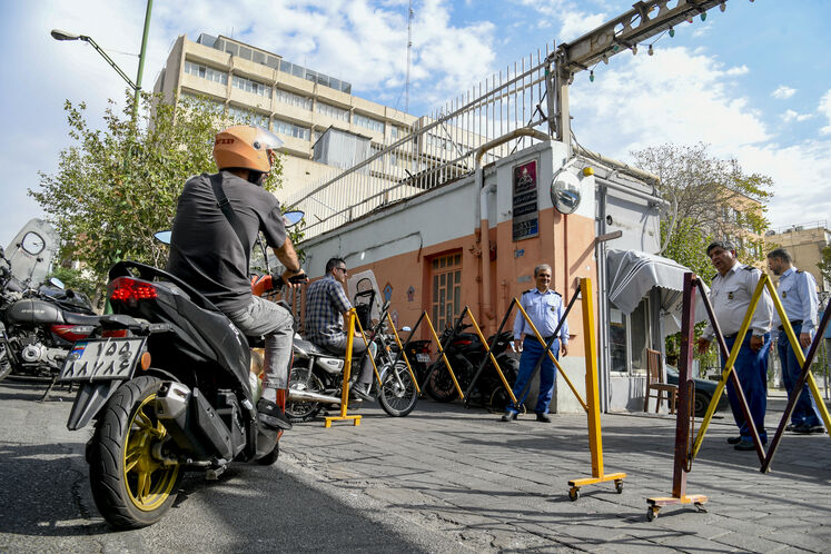مشارکت کارکنان صنعت نفت در پویش «یک روز بدون خودرو»
