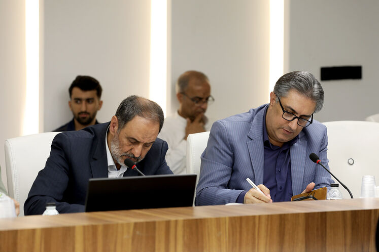 نشست خبری غلامرضا باقری دیزج، مدیرعامل پالایشگاه اصفهان