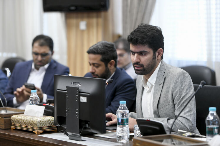 نشست هم‌اندیشی مردمی‌سازی گاز طبیعی از طریق کارورها