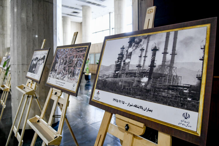 نمایشگاه «روایت ایستادگی»