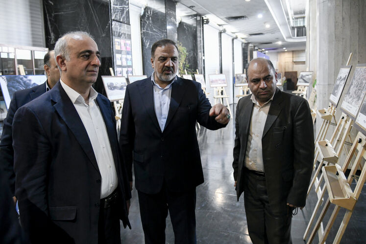 نمایشگاه «روایت ایستادگی»