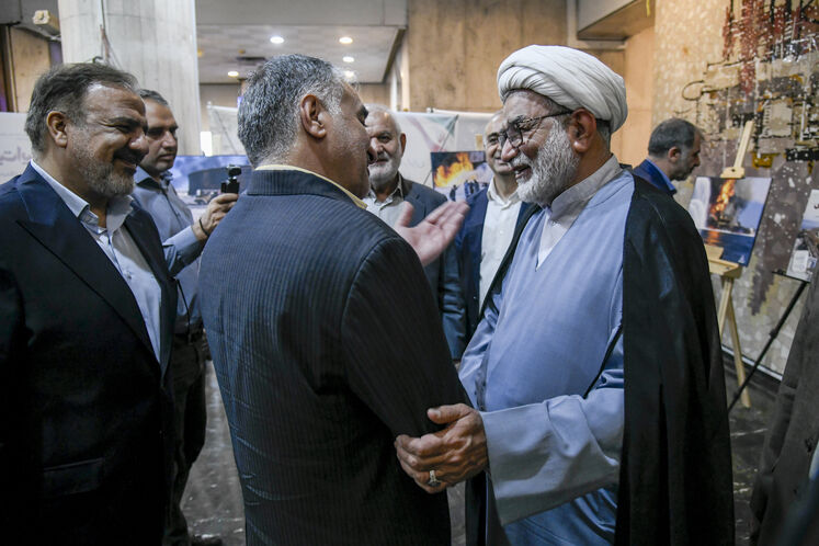 نمایشگاه «روایت ایستادگی»