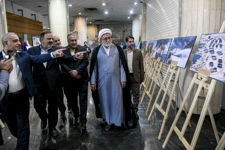 نمایشگاه «روایت ایستادگی»