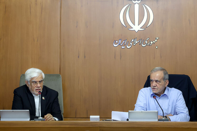 مسعود پزشکیان، رئیس‌جمهوری و محمدرضا عارف، معاون اول رئیس‌جمهوری