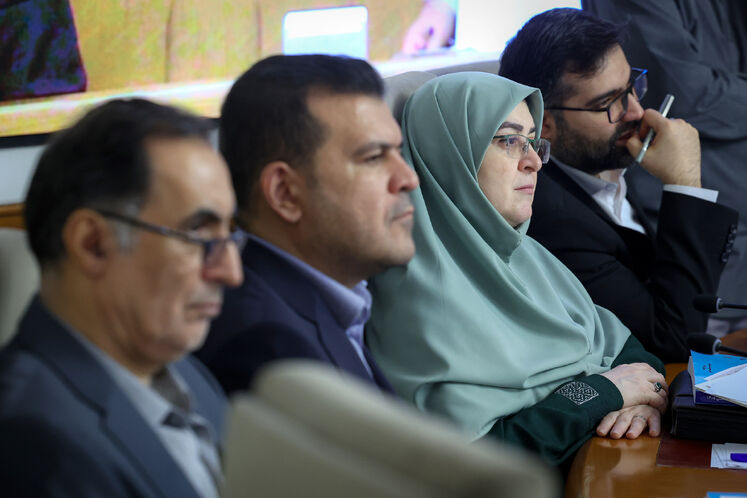 فاطمه مهاجرانی، سخنگوی دولت  و حسین افشین، معاون علمی، فناوری و اقتصاد دانش‌بنیان رئیس‌جمهوری