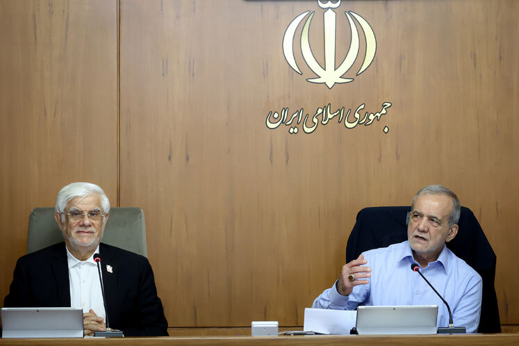 مسعود پزشکیان، رئیس‌جمهوری و محمدرضا عارف، معاون اول رئیس‌جمهوری
