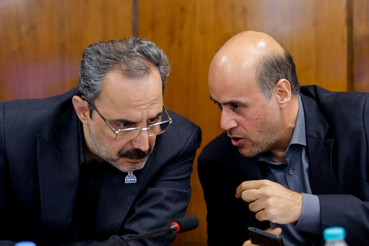 نشست مشترک بررسی عملکرد وزارت نفت در سامانه فوریت‌های اداری