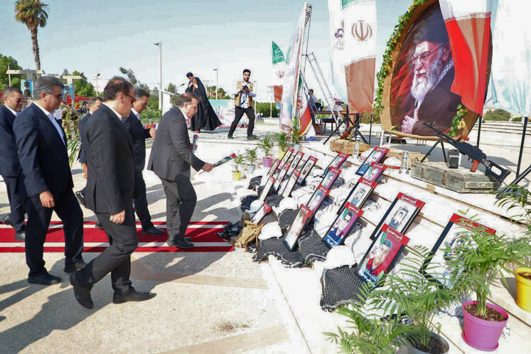 بازدید مدیرعامل شرکت ملی صنایع پتروشیمی از پتروشیمی بندر امام و فجر انرژی خلیج‌فارس