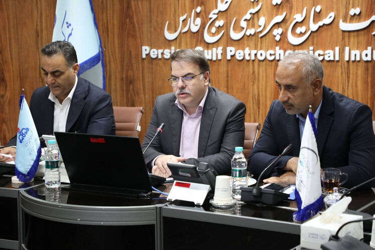 بازدید مدیرعامل شرکت ملی صنایع پتروشیمی از پتروشیمی بندر امام و فجر انرژی خلیج‌فارس