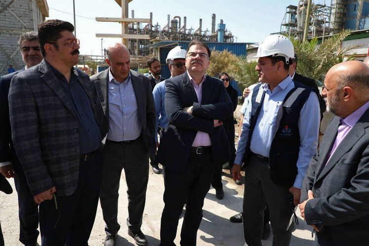 دومین روز بازدید امید شاکری، مدیرعامل شرکت ملی صنایع پتروشیمی از منطقه ویژه اقتصادی پتروشیمی