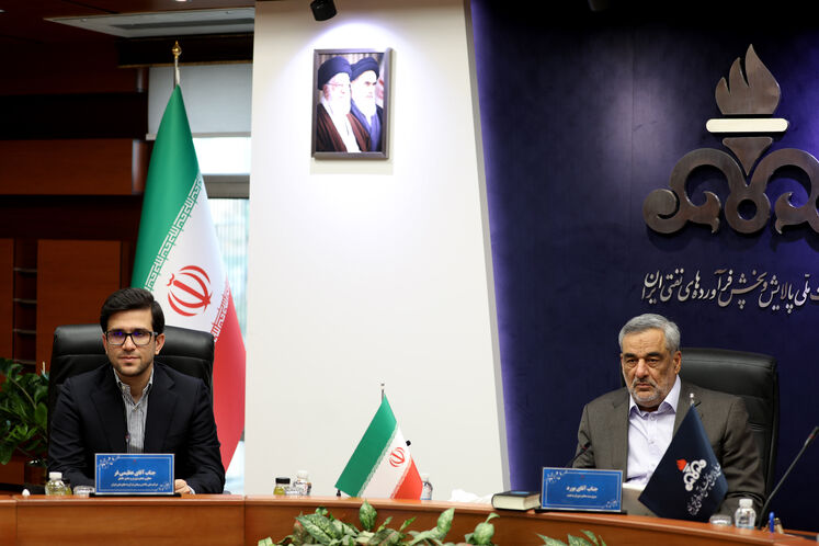 نشست سرپرست وزارت نفت با مدیر عامل و مدیران شرکت ملی پالایش و پخش فرآورده های نفتی