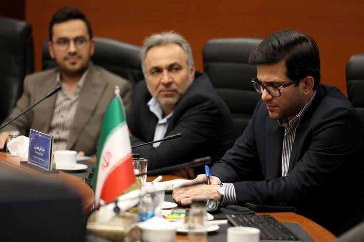 نشست سرپرست وزارت نفت با مدیر عامل و مدیران شرکت ملی پالایش و پخش فرآورده های نفتی