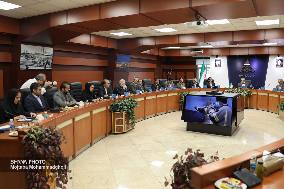 نشست سرپرست وزارت نفت با مدیر عامل و مدیران شرکت ملی پالایش و پخش فرآورده های نفتی