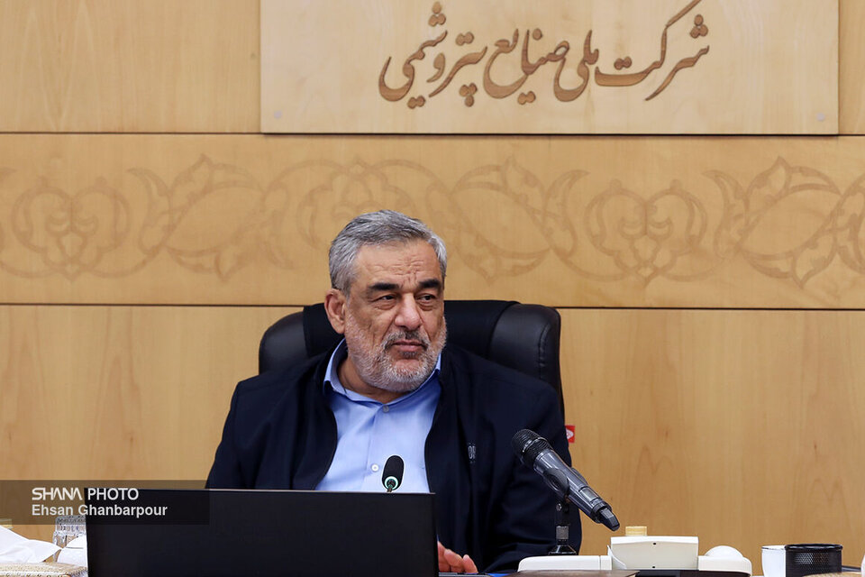 ضرورت بهره‌مندی از ظرفیت‌های صنعت پتروشیمی برای تقویت اقتصاد کشور