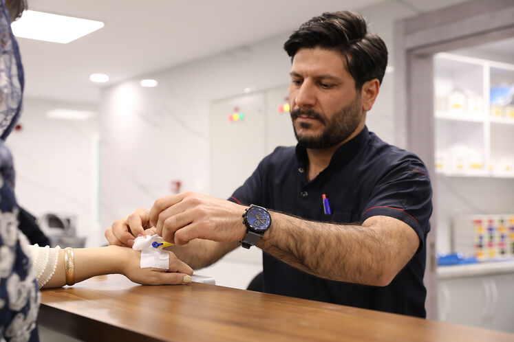 بازدید از بیمارستان نفت اهواز و آبادان به مناسبت روز پرستار