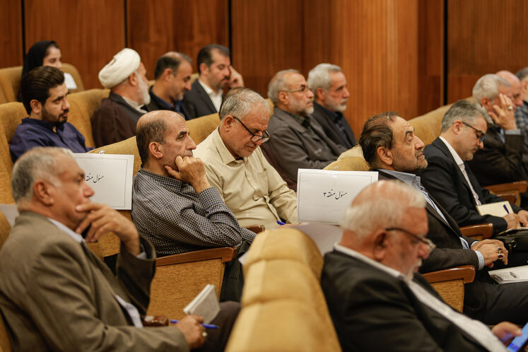 نشست ستاد توسعه و بازسازی عتبات عالیات کل کشور