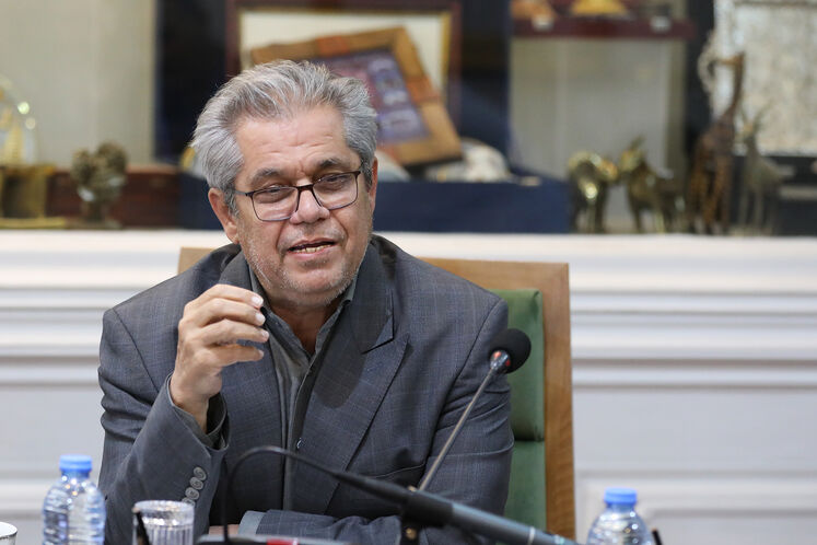 فرخ علیخانی، مدیر برنامه‌ریزی تلفیقی شرکت ملی نفت ایران