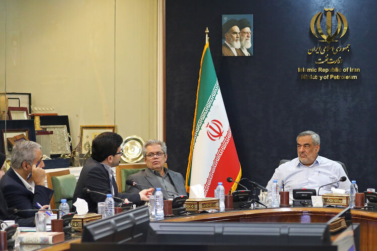 نشست شورای معاونان وزارت نفت