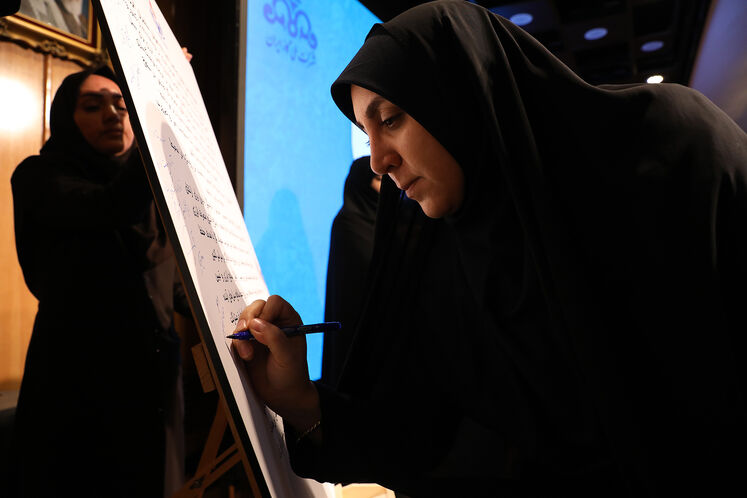 آیین امضای تعهدنامه «مهربانو، سفیران انرژی» برای ترویج فرهنگ مصرف بهینه گاز
