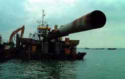   UAE, Oman Sign First Gas Pipeline Accord Between Gulf Arab Countries
