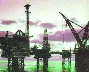 شرکت ایرانی "IOEC" اجرای پروژه لوله گذاری و بازسازی سکوهای نفتی هند را امسال به پایان می رساند